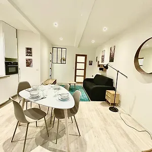 Apartment Montorgueil/chatelet, Paris