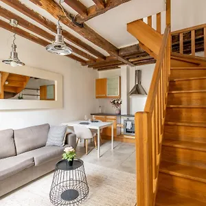 Apartment Geranimus 36b : Hearth Of, Paris